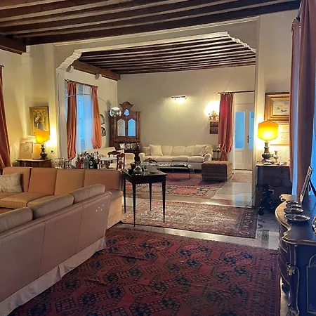 Veneta Vila *